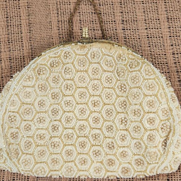 Elegant Cream Hand Beaded Clutch - Picture 4 of 8